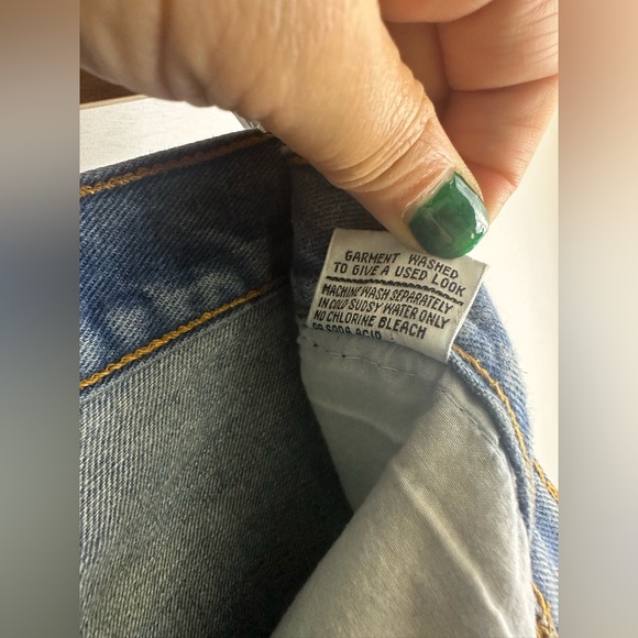 👖 Vintage Wide-Leg Denim Jeans with Unique Embellishments - Made in Hong Kong - Picture 5 of 15